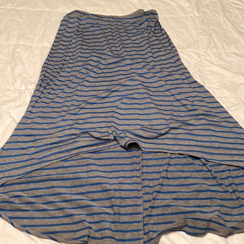 Asymmetrical stretch, lightweight skirt